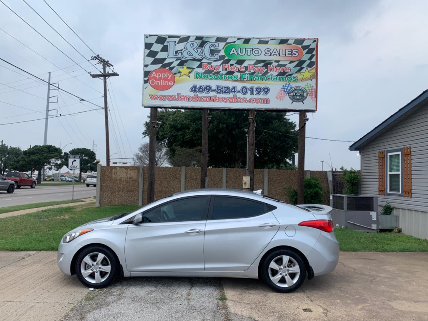 2013 Silver /Black Hyundai Elantra (5NPDH4AE1DH) with an 4 Cylinders E 1.8L MFI DOHC 110 engine, AUTOMATIC transmission, located at 1830 North Belt Line Road, Irving, TX, 75061, (469) 524-0199, 32.834373, -96.993584 - Photo#0